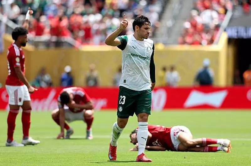 الأهلي وبالميراس